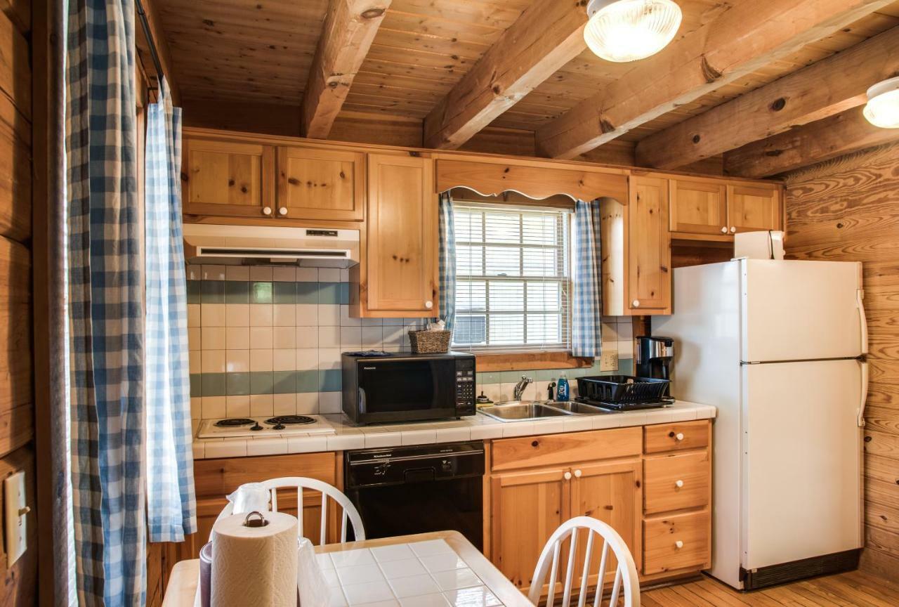 Boxwood Lodge Blowing Rock Near Boone-University Bagian luar foto