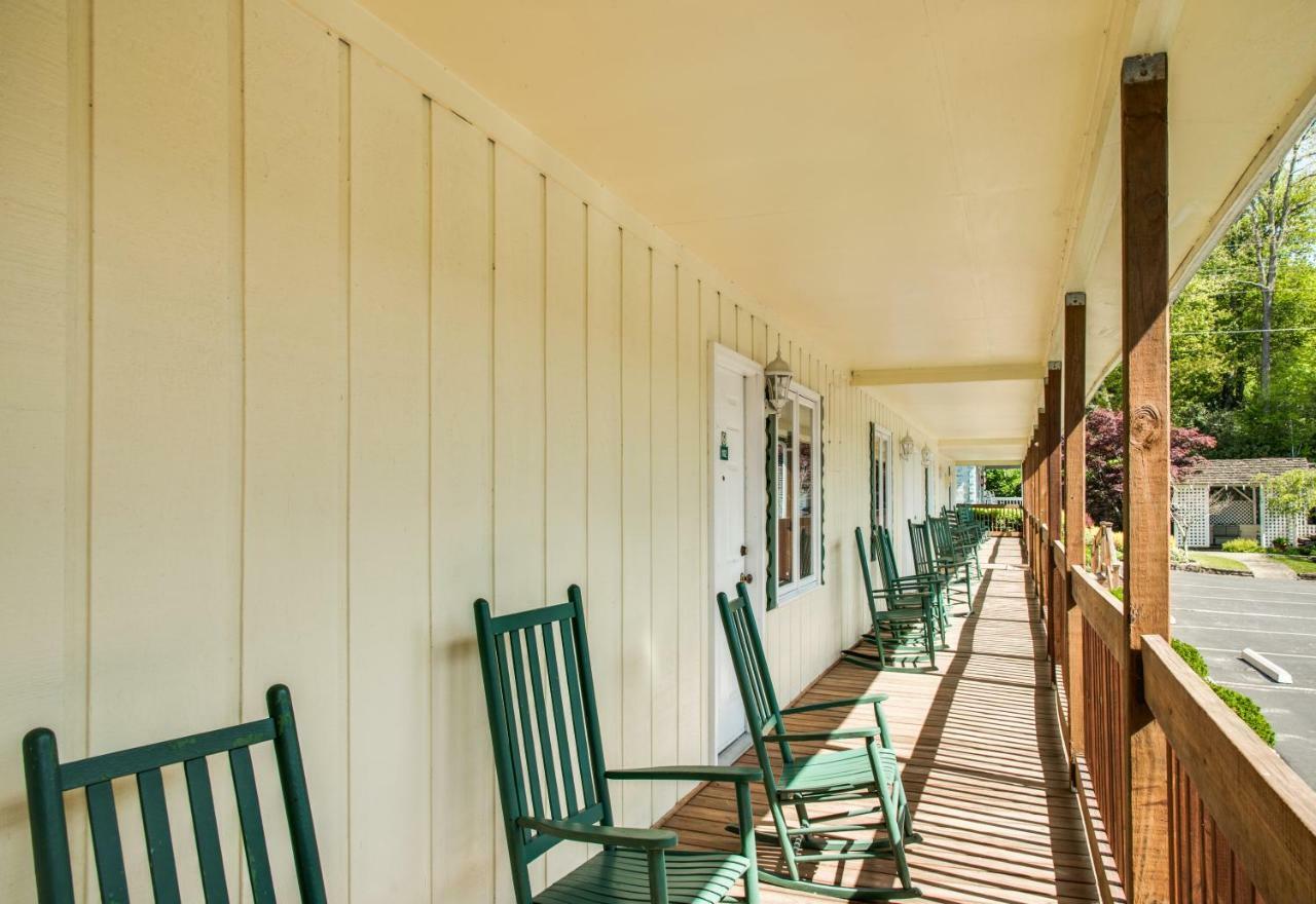 Boxwood Lodge Blowing Rock Near Boone-University Bagian luar foto